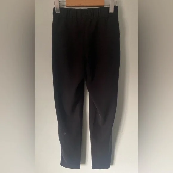 Lululemon On the Fly Pants Black Drawstring Size 2 Pockets Travel Work Neutral - Picture 7 of 10